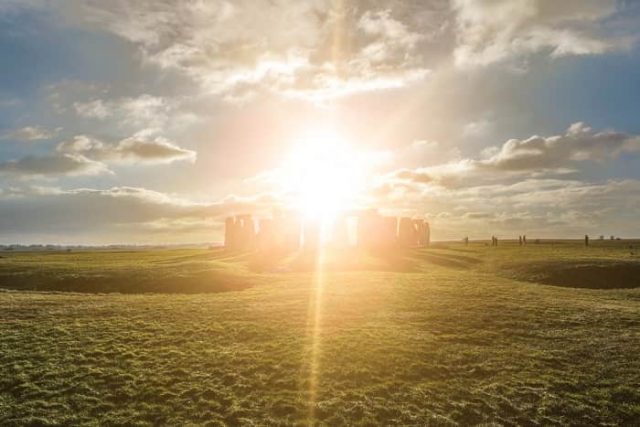 Στόουνχεντζ ενάντια στον ήλιο, Wiltshire της Αγγλίας