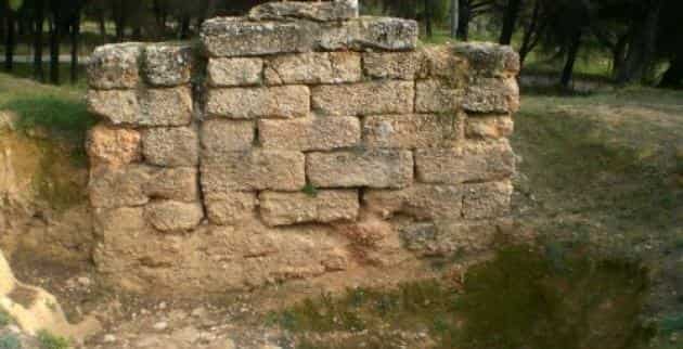 Ο Άγνωστος Τάφος του Σοφοκλή στην Βαρυμπόμπη (video)